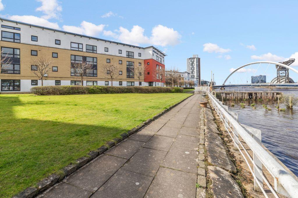 Main image of property: Flat 3/1, 42, Mavisbank Gardens, Glasgow, G51 1HL