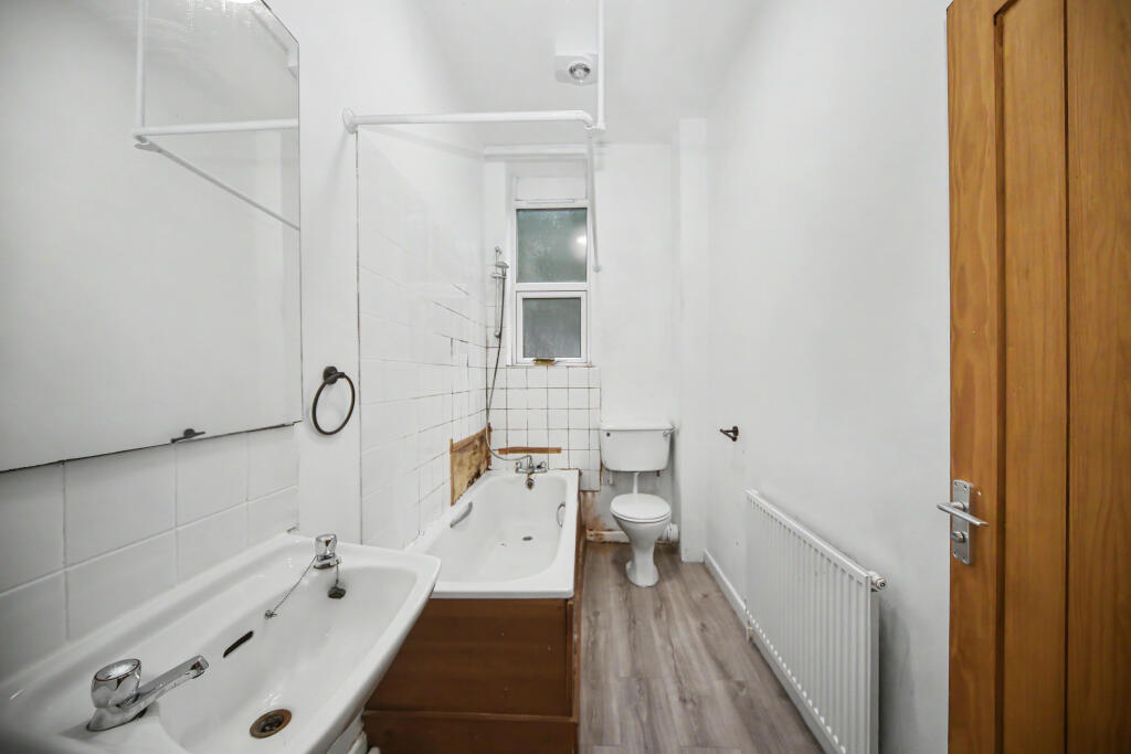 Apartment in Preston - View 5