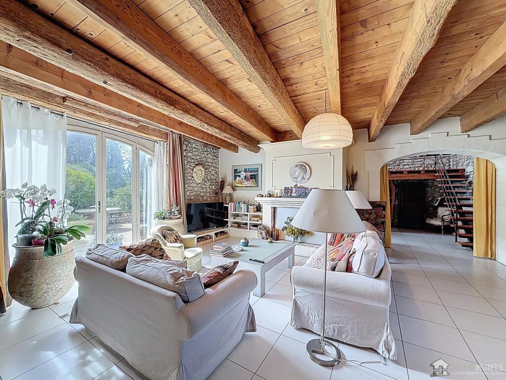 Main image of property: Provence-Alps-Cote d`Azur, Bouches-du-Rhône, St-Rémy-de-Provence