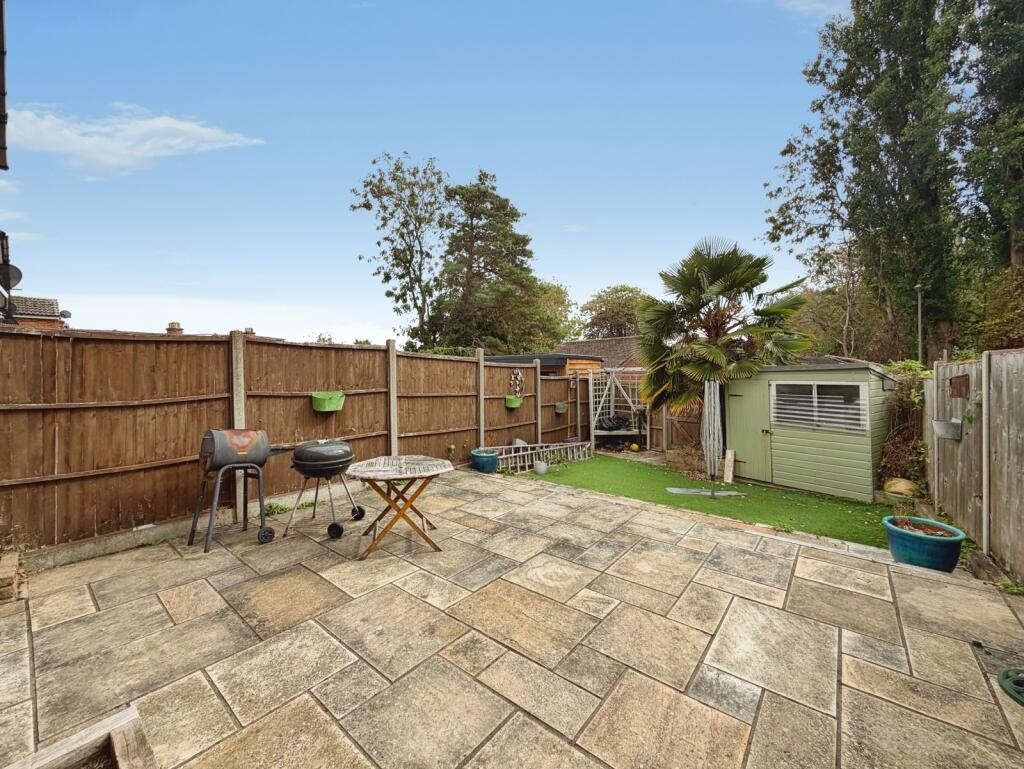 House in Rushmoor, North Town - View 3