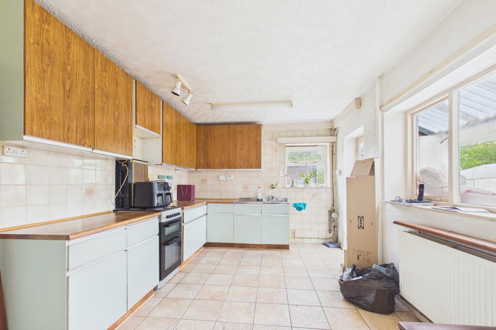 House in Pen-y-ffordd, Flintshire - View 2