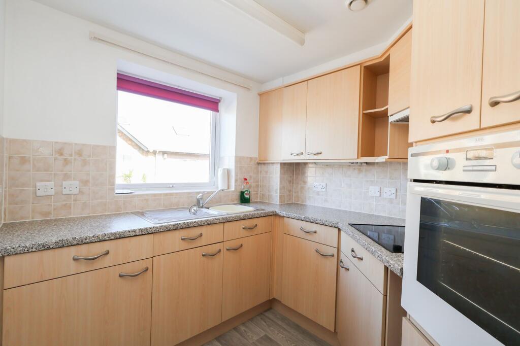 Apartment in Truro - View 4
