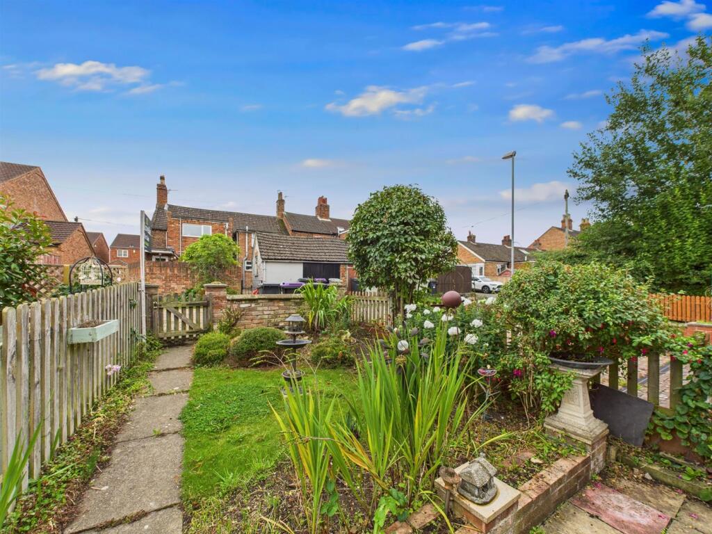 Eastfield Road, Louth photo 4