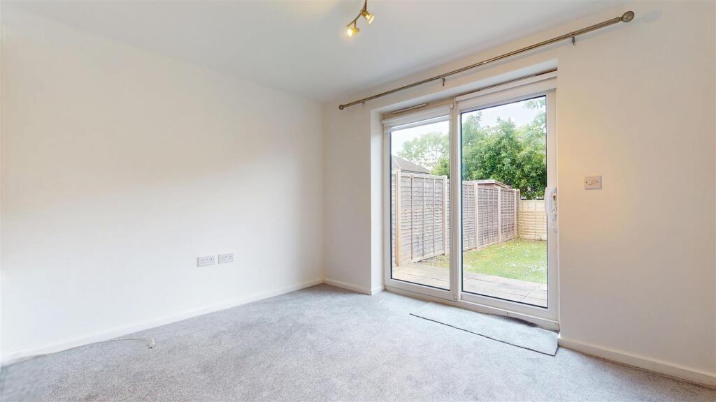House in Milton Keynes, Fishermead, Campbell Park - View 4
