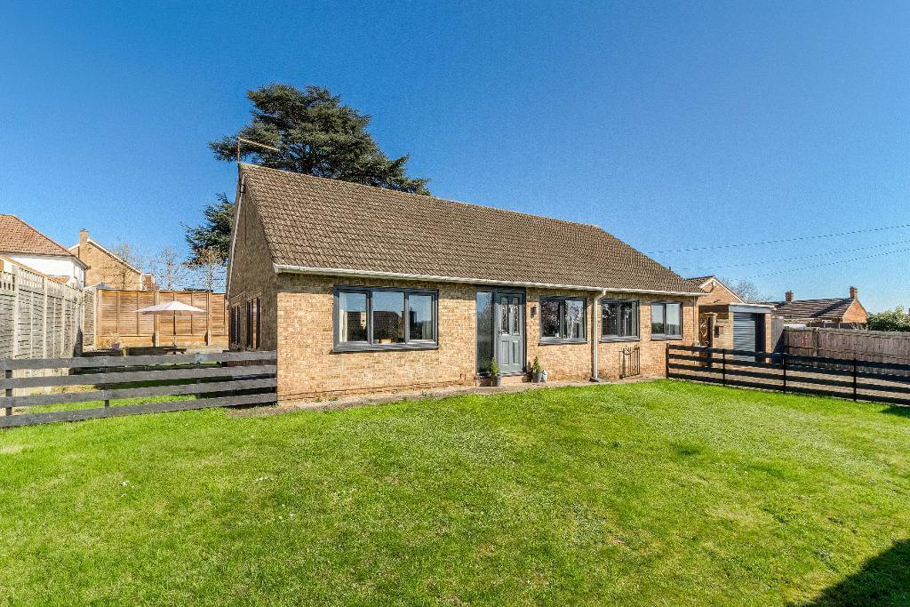 Main image of property: Meadow Road, Rothwell, NN14 6AQ