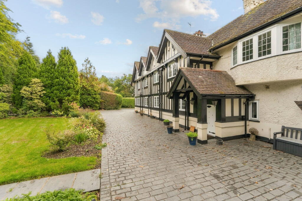 House in Stockport - View 2