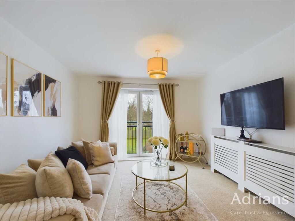 2-bed flat on Joseph Court, Writtle Road, CM1, £200,000