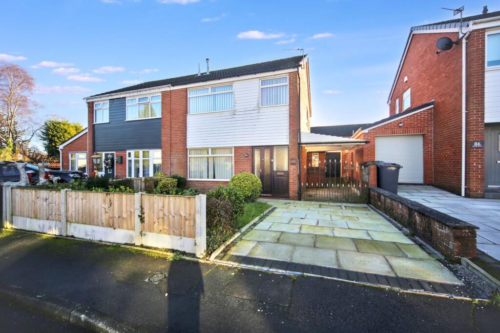 3-bed semi-detached on Hallbridge Gardens, Upholland, WN8, £200,000