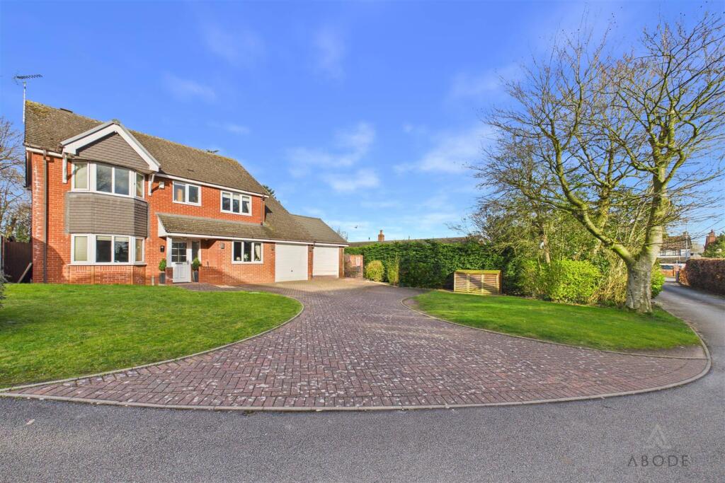 4-bed detached on Mulberry Gardens, Uttoxeter, Staffordshire, £485,000
