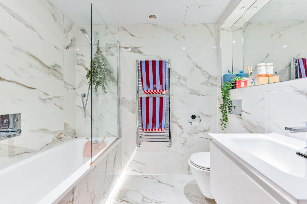 Apartment in London, Kentish Town - More