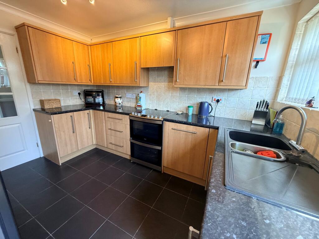 Southway Drive, Yeovil, Somerset, BA21 3ED - View 5