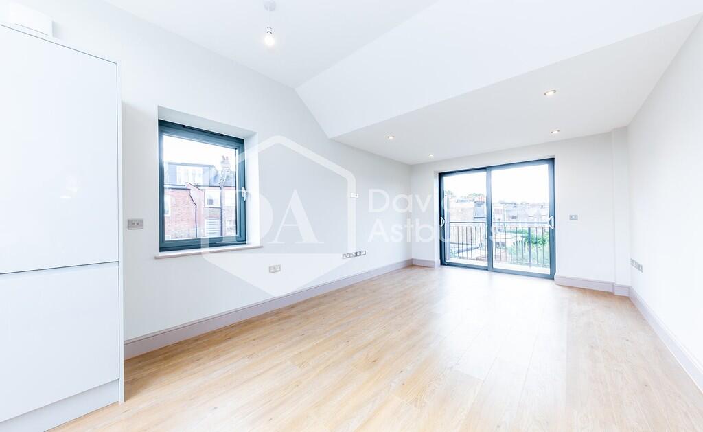 Apartment in London - View 3