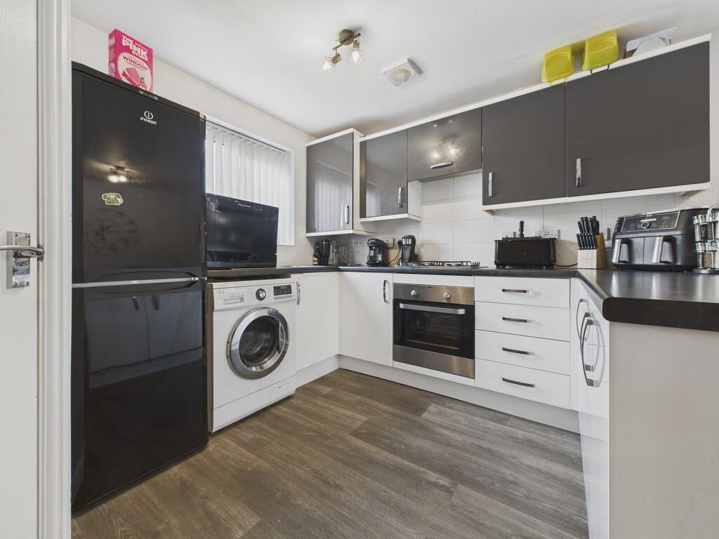 Masefield Avenue, Holmewood photo 3