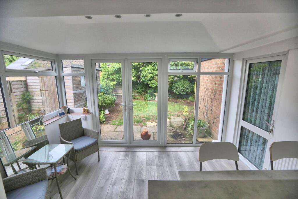 Fairfield Avenue, Bollington photo 5