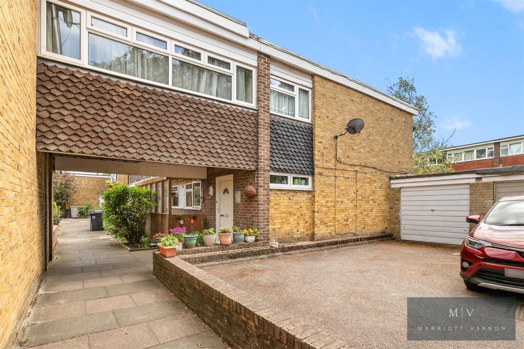 Main image of property: Bracewood Gardens, Croydon