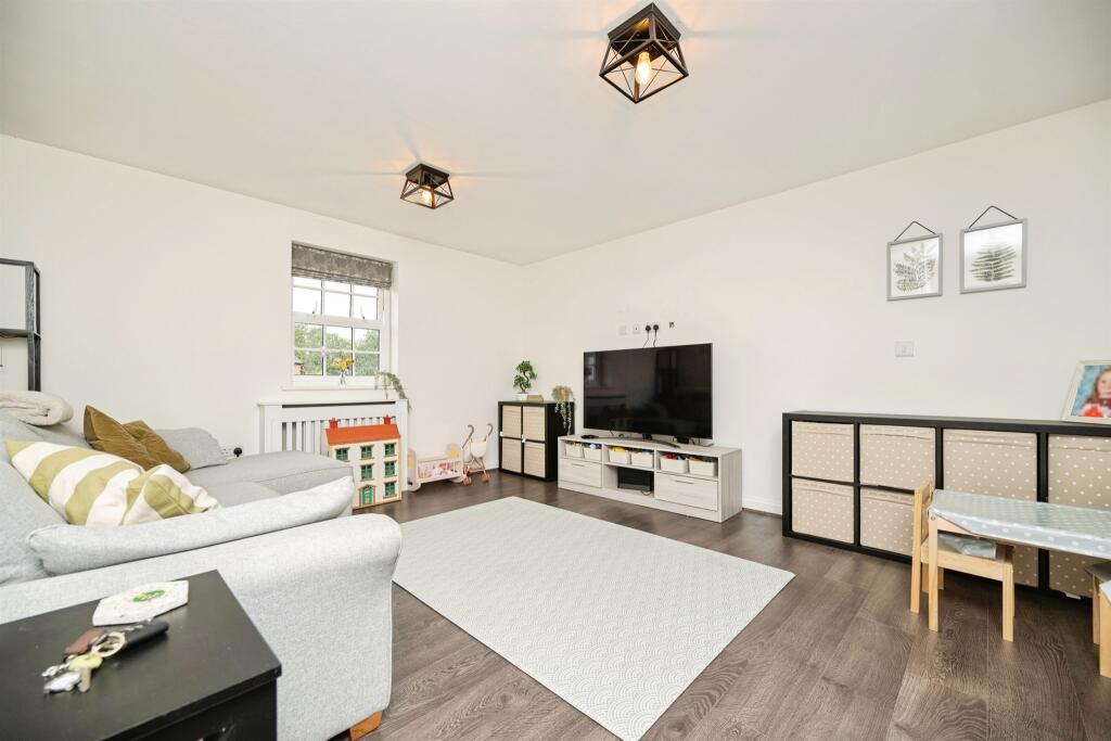 Horseshoe Crescent, BIRMINGHAM photo 2