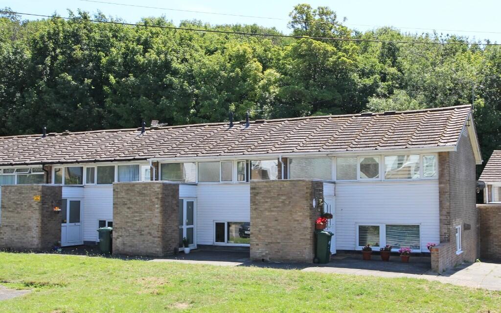 Burstead Close - BN1 7HT photo 2