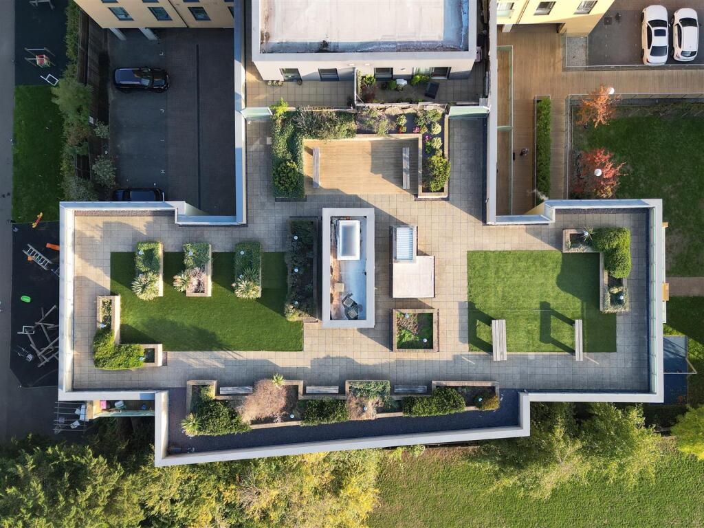 Chigwell Road, South Woodford - View 3