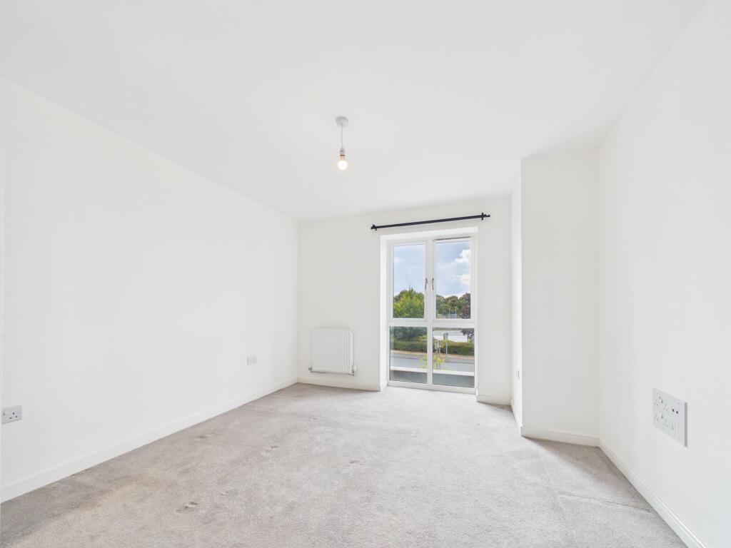 Apartment in Reading - View 5