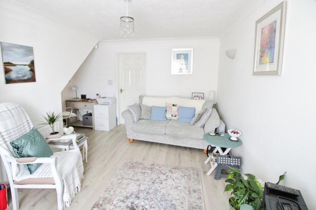 Clipsham Close, Balderton, Newark, NG24 - View 5