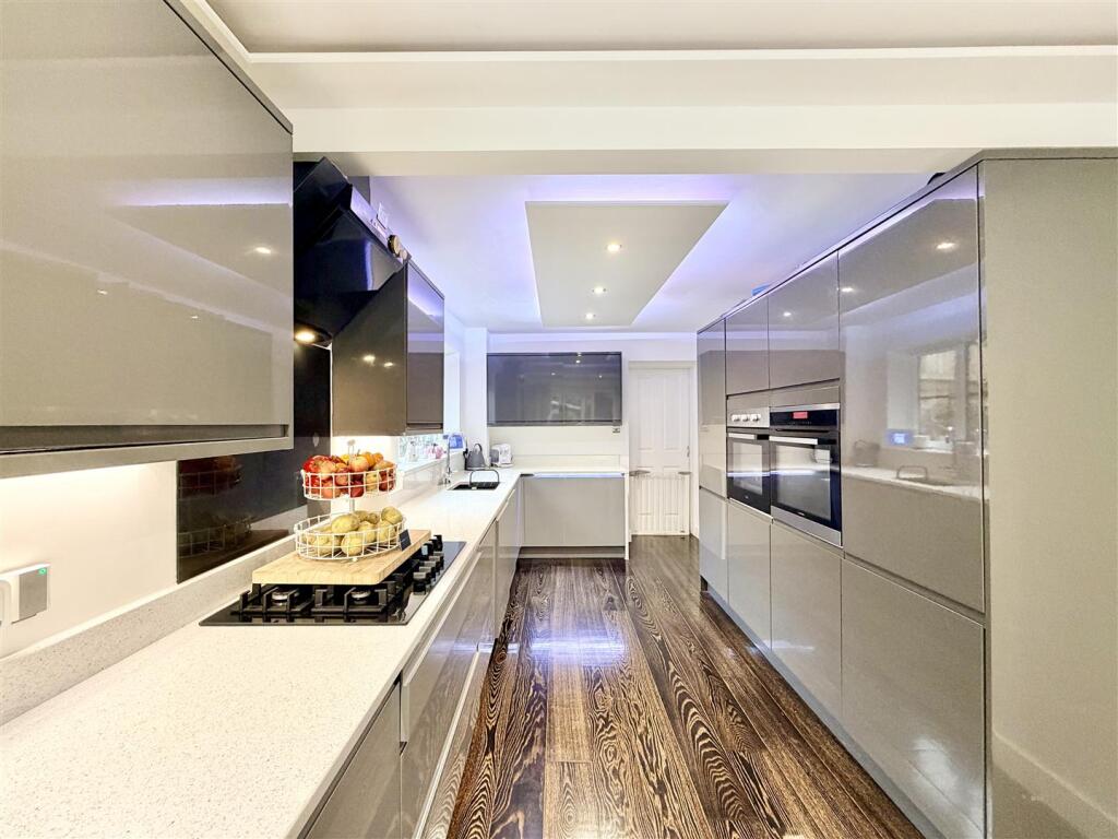 House in Plymouth - View 5