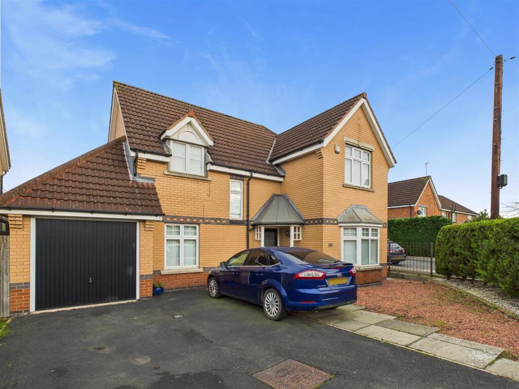 4-bed detached on Lowerdale, Elloughton, £350,000