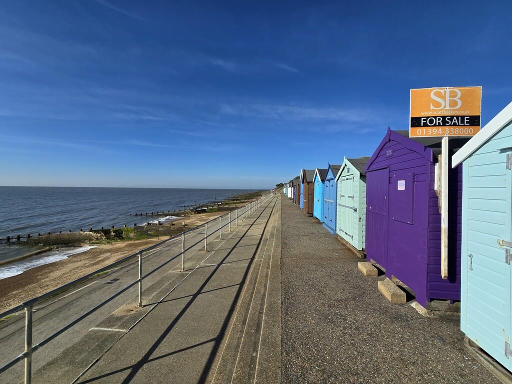 Studio other on Front row (Premier), Brackenbury Cliff, £34,000