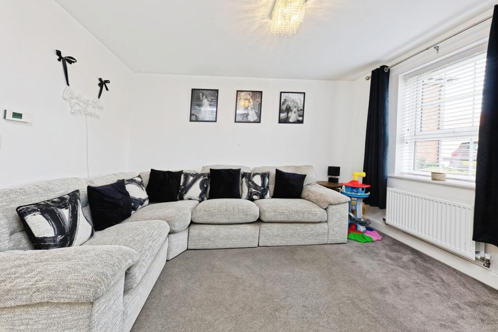Winder Place, Aylesham, Canterbury, Kent, CT3 photo 2