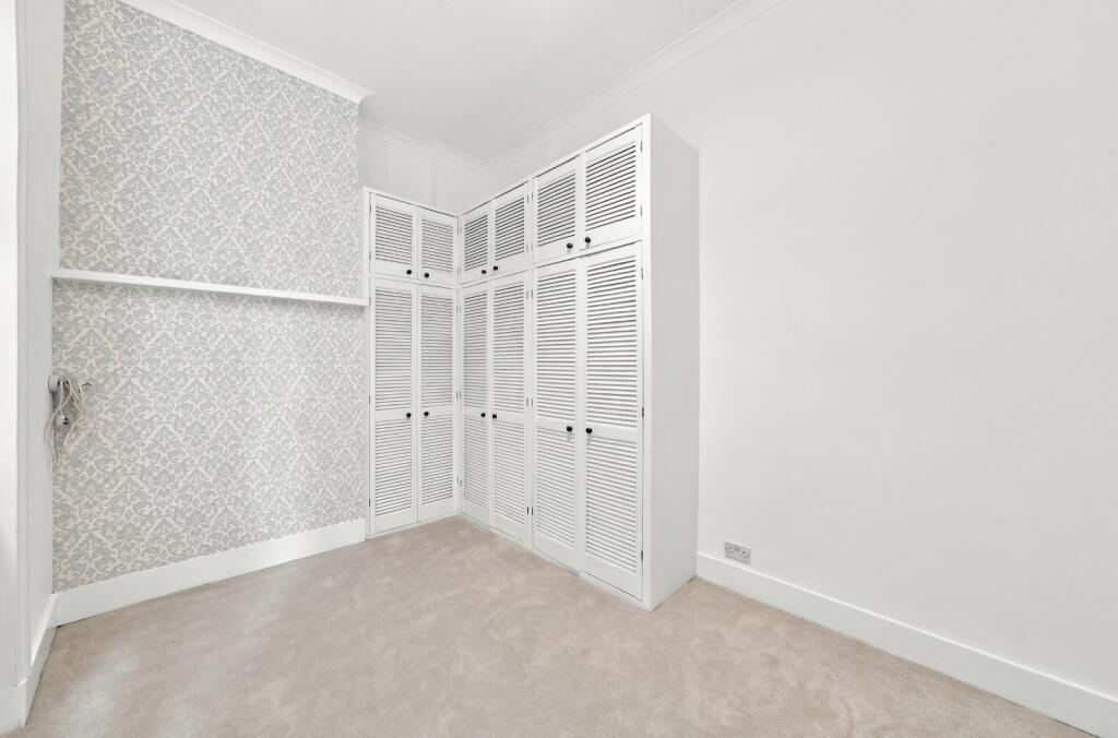 Apartment in London - More