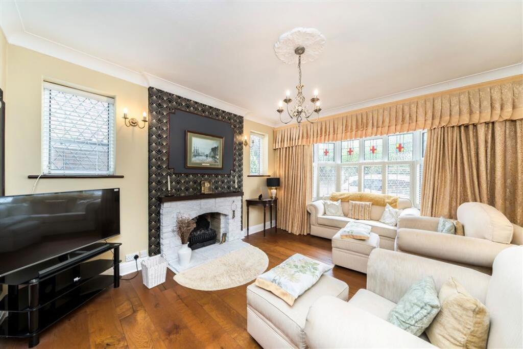 House in Bromley - View 5