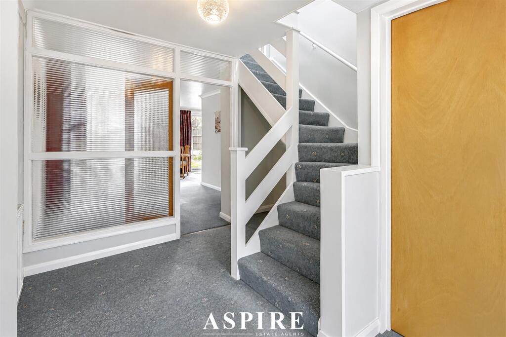 House in Rochford, Rayleigh - View 5