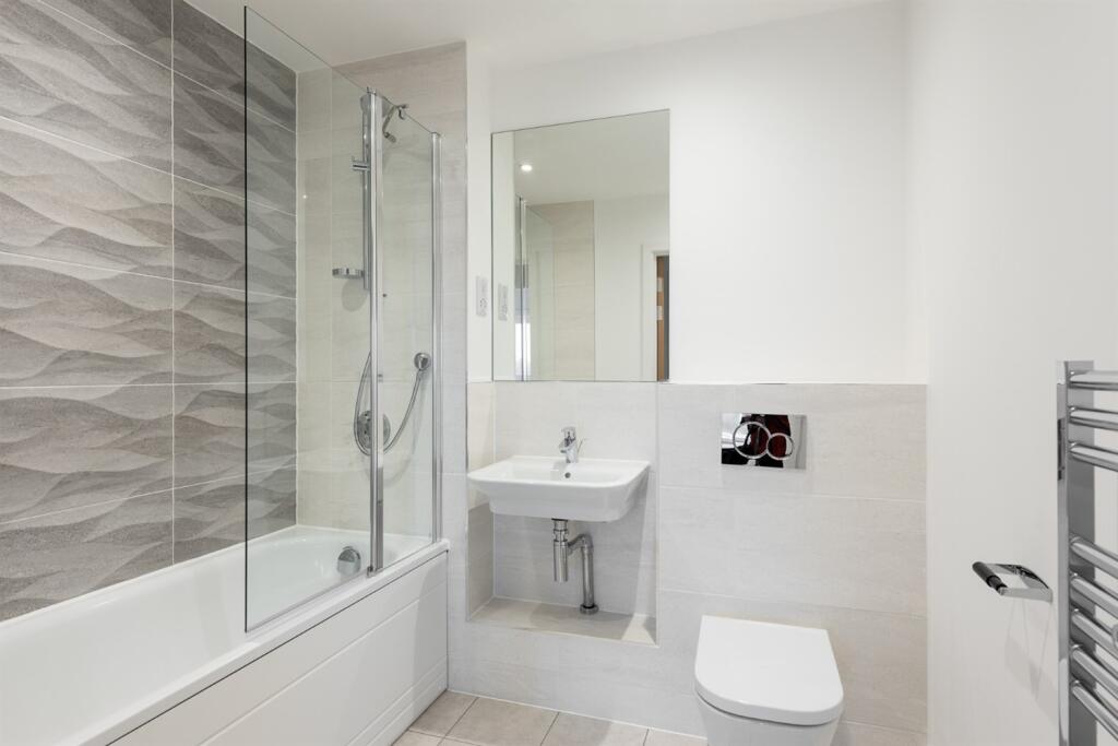 Apartment in Milton Keynes - View 5