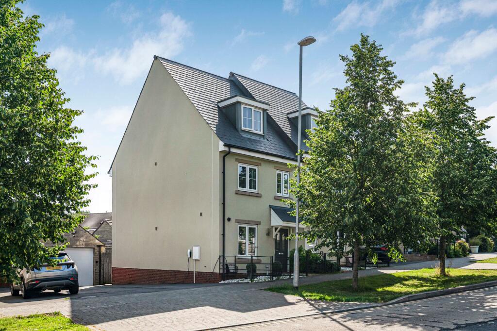 3-bed semi-detached on Cowleaze, Purton, SN5, £350,000