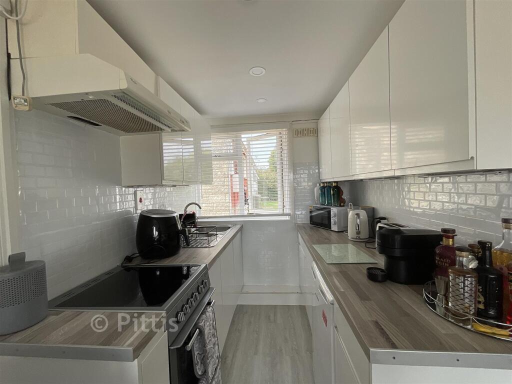 Yaverland Road, Sandown, Isle of Wight photo 5