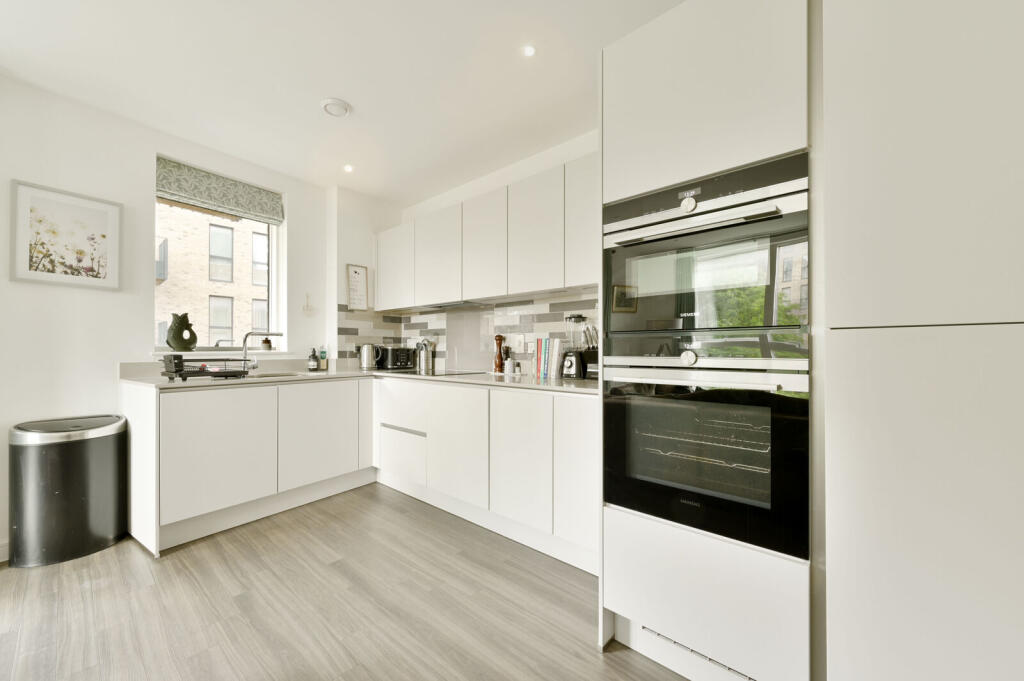 Whelan Road, Acton, London, W3 photo 4