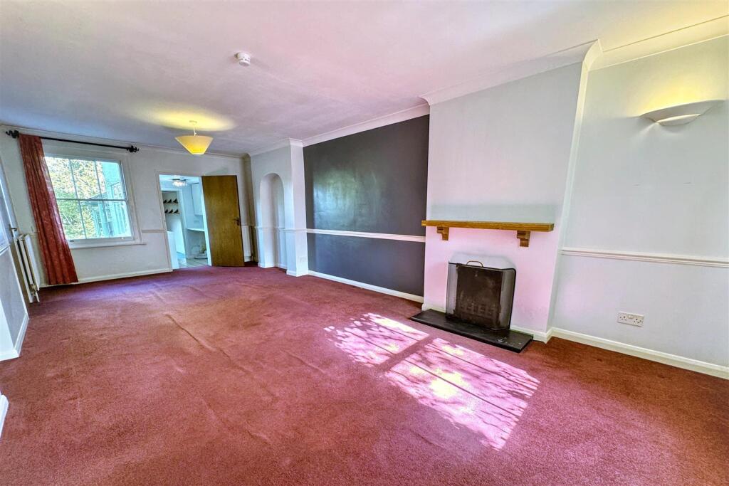 House in Waverley, Frith Hill, Godalming - View 3