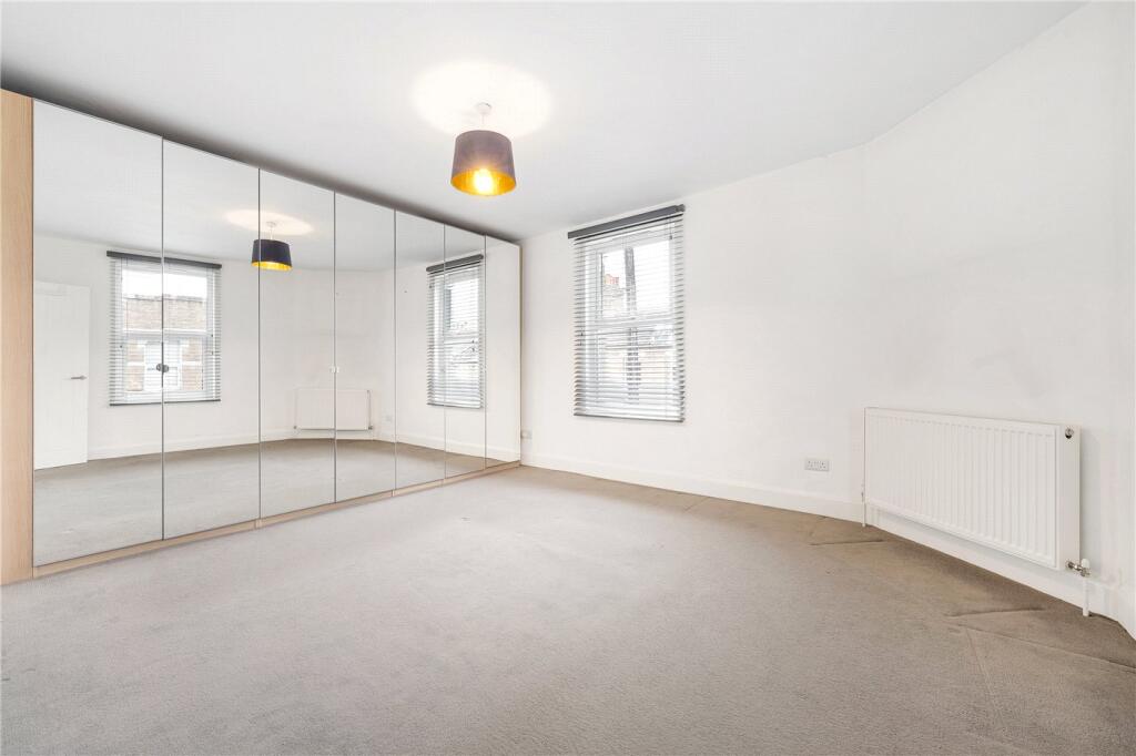 House in London, East Dulwich - More