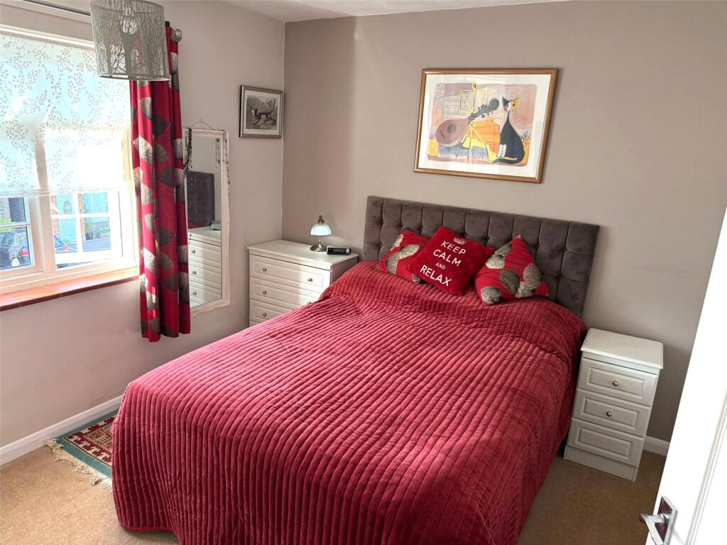 House in Reigate and Banstead, Surrey - View 5