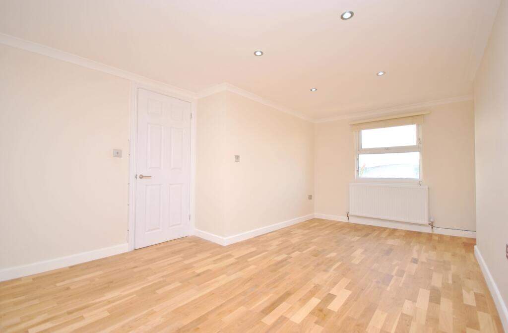 Apartment in London - View 3