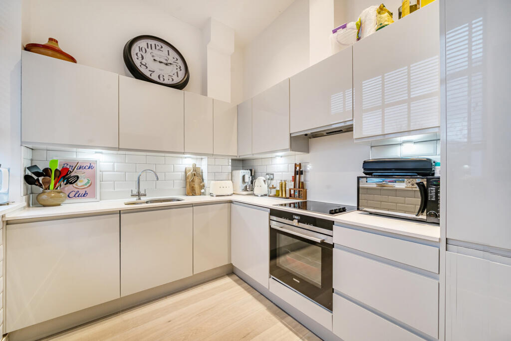 Main image of property: Huntley Close, Greenwich