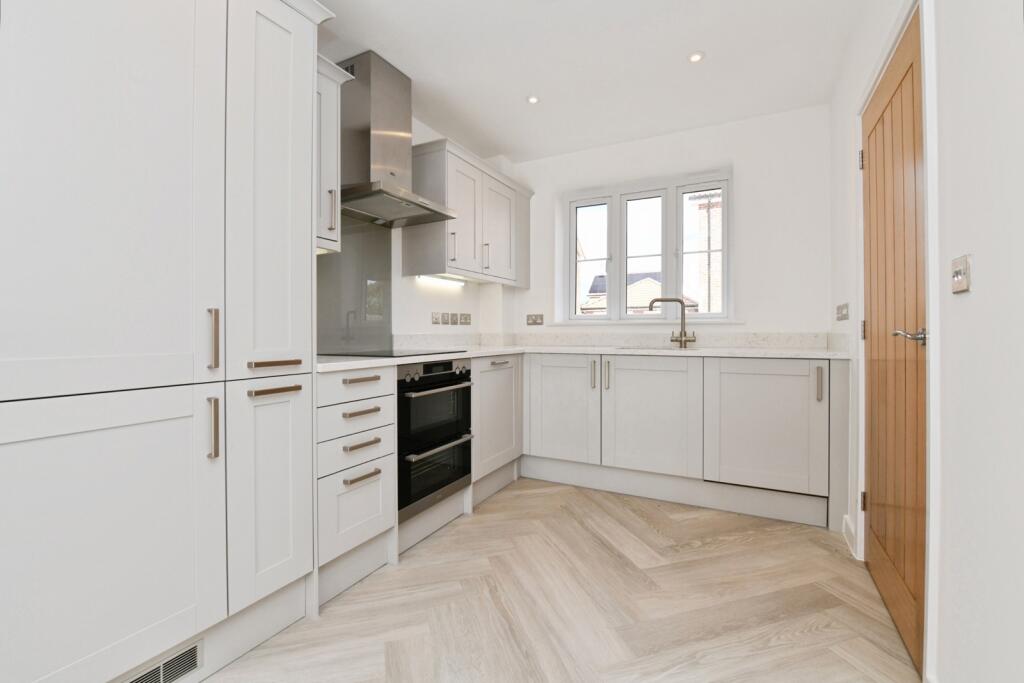 House in Maldon, Latchingdon - More