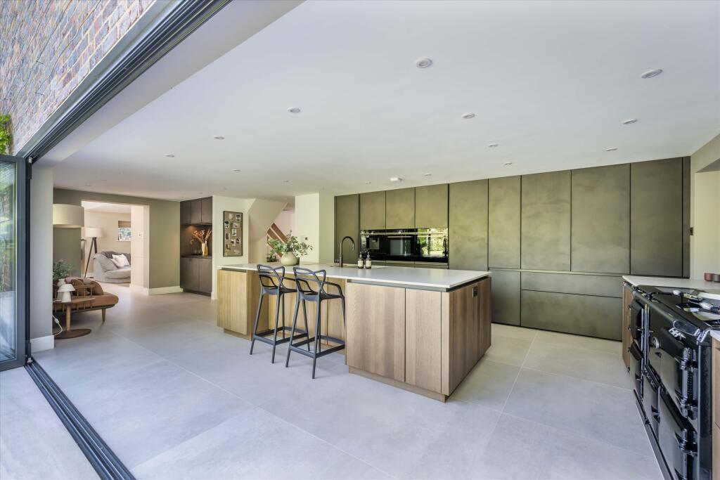 House in Guildford - View 4