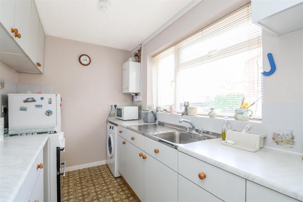 House in Horsham, Roffey, North Horsham - View 5