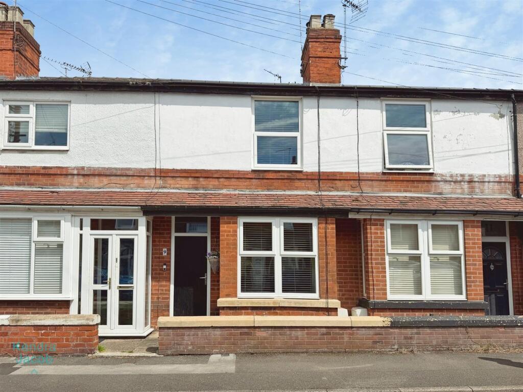 2-bed terraced on Devonshire Street, Worksop, £140,000
