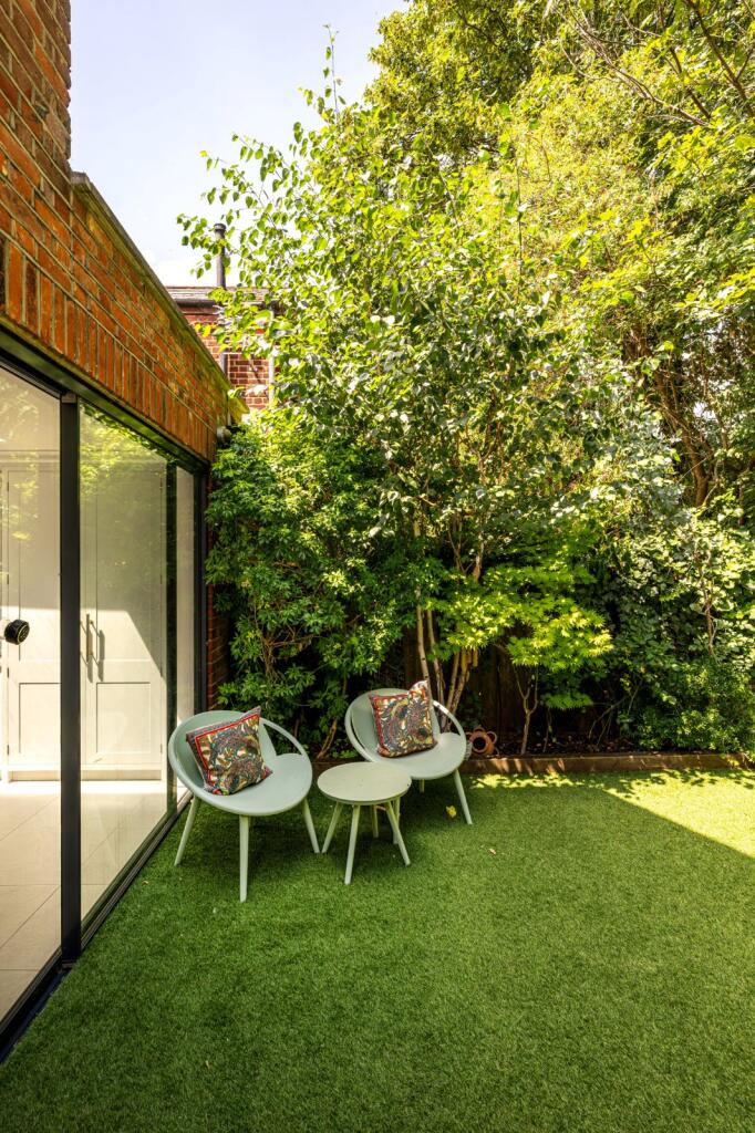 House in London - View 6