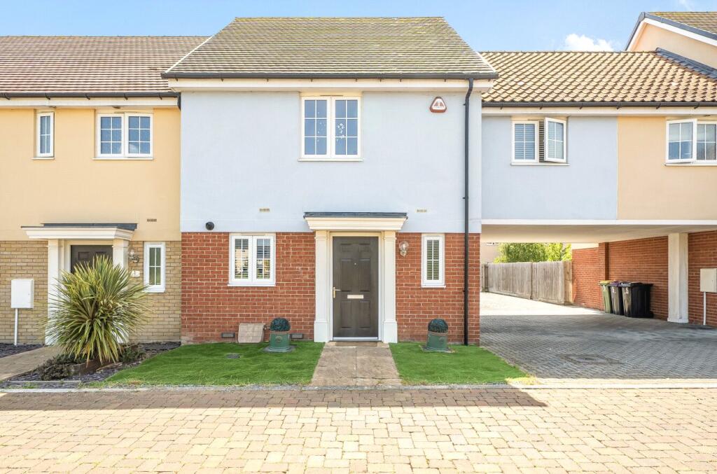Main image of property: Charles Crescent, Rochford, Essex, SS4