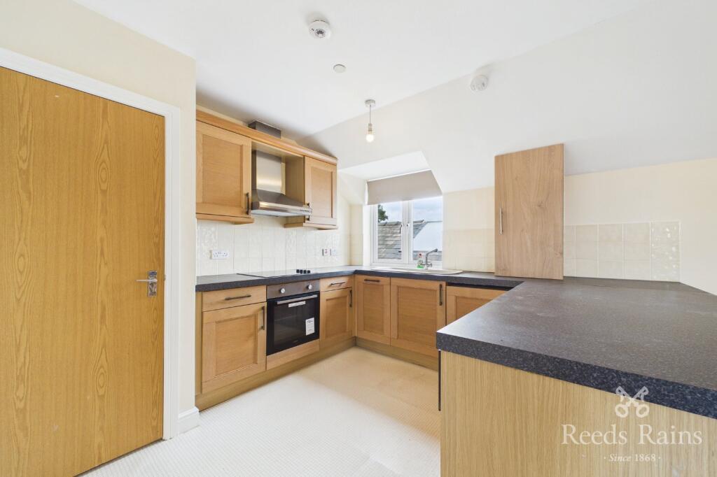 Apartment in Rotherham, Throapham, Dinnington St. John's - View 2