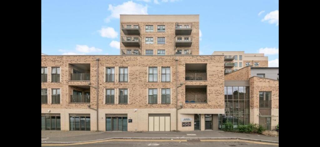 Apartment in Hayes - View 2