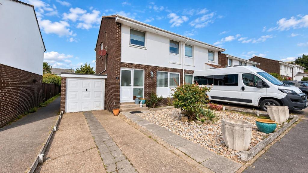 3-bed detached on Mowstead Road, Braunton, £340,000