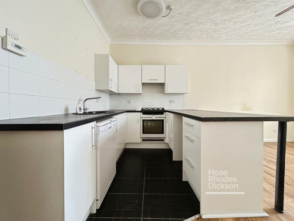 Weston Road, Cowes, Isle of Wight photo 4